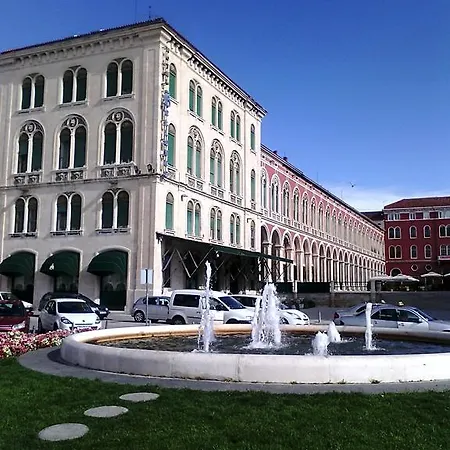 Spacious Center ספליט