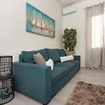 Spacious Center 아파트 *