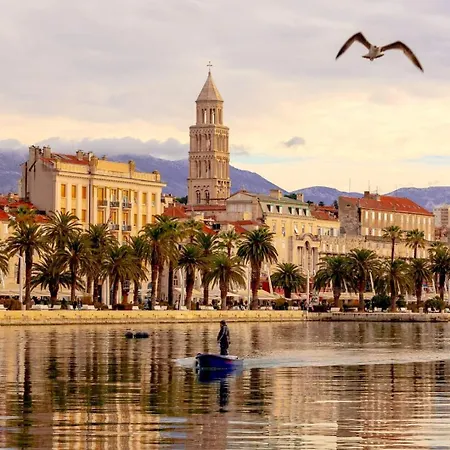 Spacious Center 公寓 *