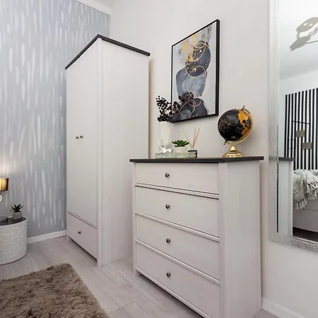 Spacious Center Apartman *