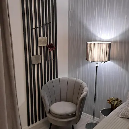 Spacious Center * Split